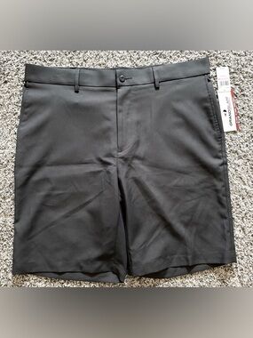 NWT Gray Flat Front Shorts 38” Waist Grand Slam Performance Expamdable Waist